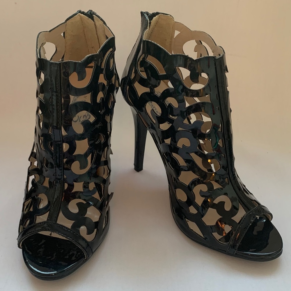 N.Y.L.A. Black heels